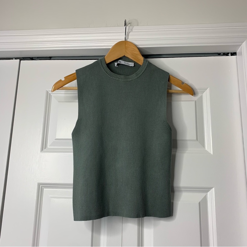 Zara Sleeveless Ribbed Knit Top Green Grey  Crew Neck Women’s Size US L